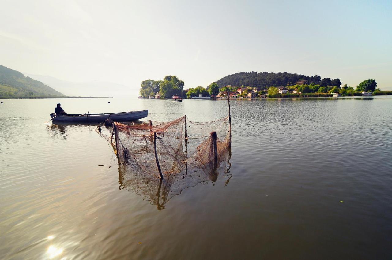 Little Island Resort Nisos Ioanninon Bagian luar foto